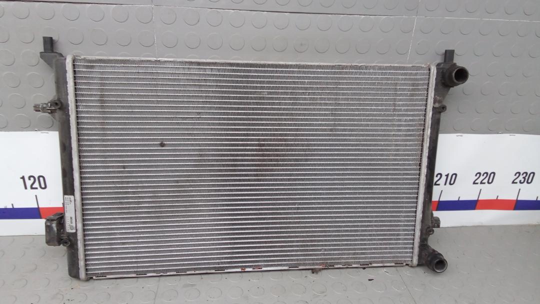 радиатор охлаждения Volkswagen Golf Plus 1 поколение 2007, 1.6 л., бензин, МКПП, хетчбэк 5 дв. - фото №1