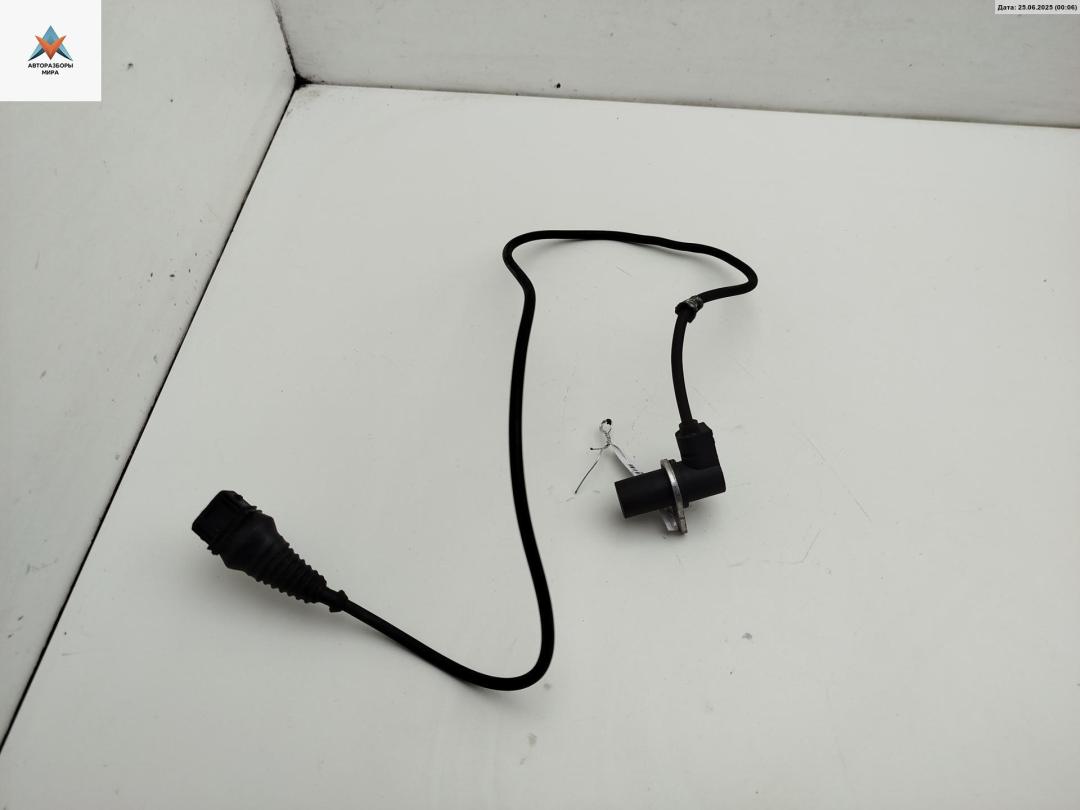 датчик коленвала BMW 5 серия E39 1996, 2.5 л., бензин, АКПП, серый, седан - фото №1