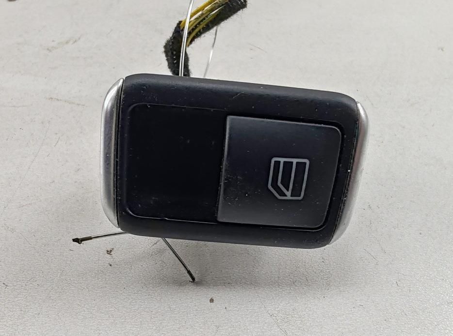 кнопка стеклоподъемника переднего правого Mercedes-Benz E W212 2013, 2.2 л., дизель, АКПП, чёрный, универсал, A2049058102