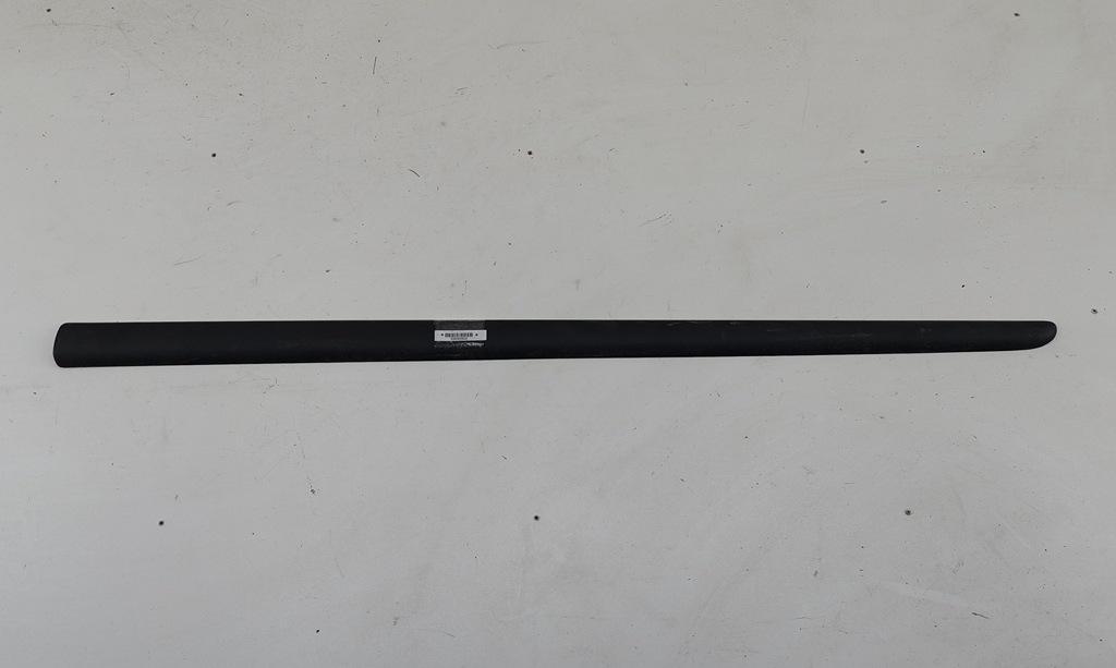 молдинг двери передней правой Mercedes-Benz A W168 2002, 1.4 л., бензин, МКПП, красный, хетчбэк 5 дв., A1686982262