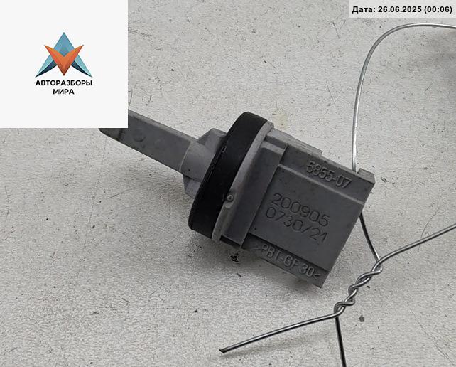 датчик температуры Skoda Octavia mk2 (A5 1Z) 2005, 2.0 л., дизель, МКПП, зелёный, универсал, 1K0907543A - фото №1