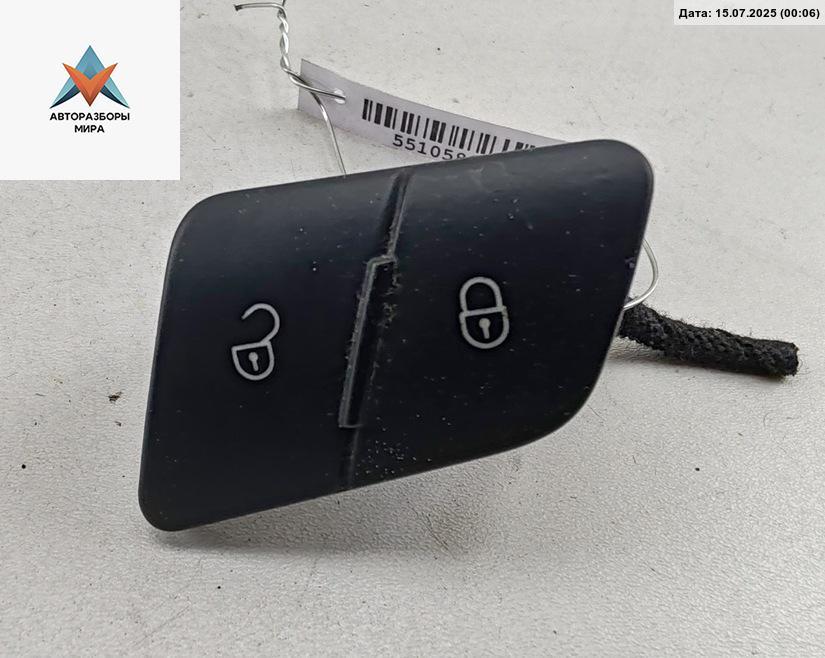кнопка центрального замка Volkswagen Passat B6 2006, 2.0 л., дизель, МКПП, чёрный, универсал, 3C0962125 - фото №1