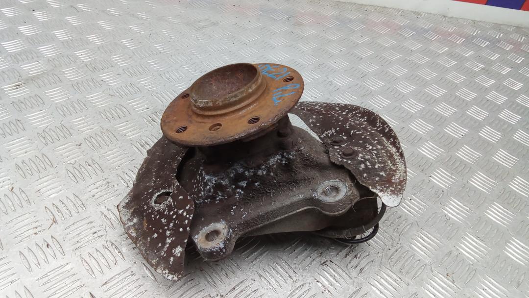 ступица передняя левая BMW 1 серия E81/E82/E87/E88 2005, 1.6 л., 116i, бензин, МКПП, хетчбэк 5 дв. - фото №1