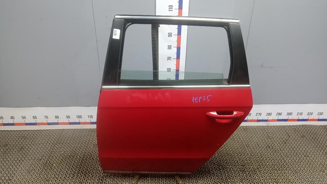 дверь задняя левая Volkswagen Passat B7 2012, 2.0 л., дизель, МКПП, универсал, 3AF833055 - фото №1