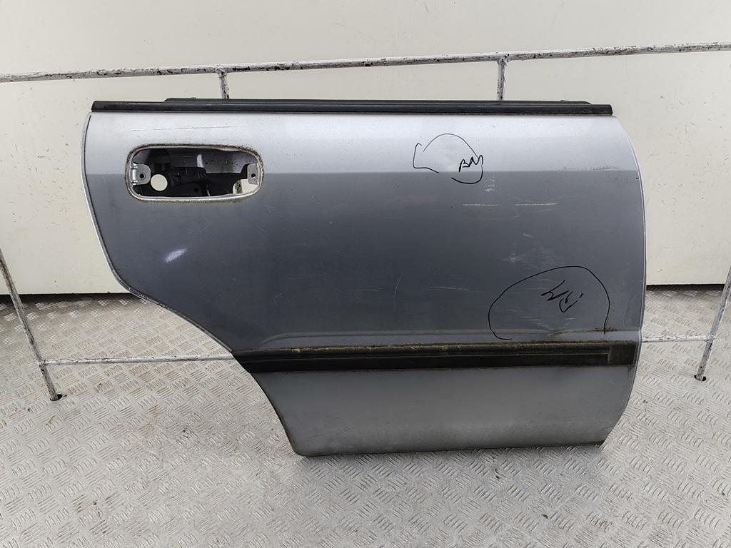дверь сдвижная Subaru Impreza 2001, серый, универсал