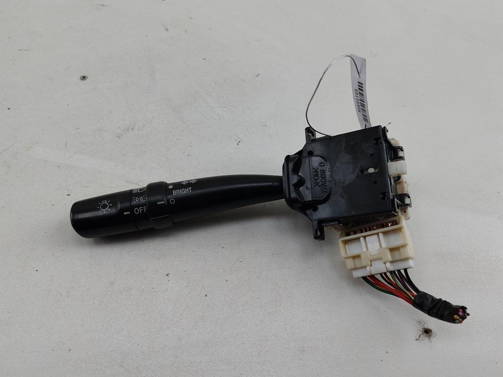переключатель поворотов Subaru Impreza 2001, 2.0 л., бензин, АКПП, серый, универсал, 17A0889D