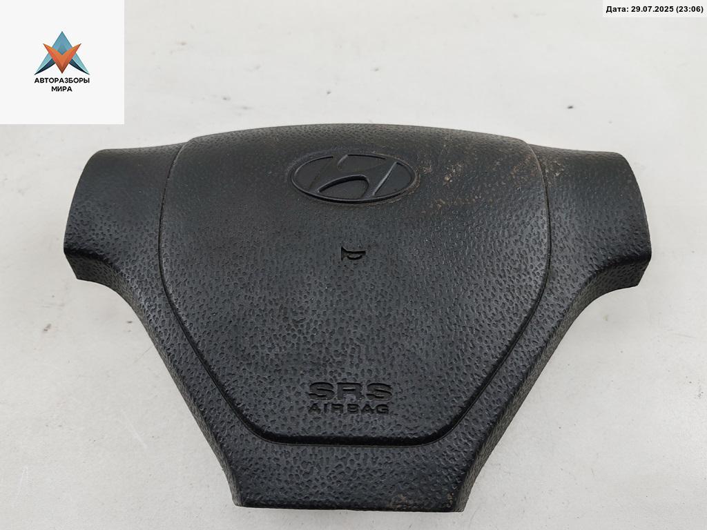 подушка безопасности водителя Hyundai Getz 1 поколение 2002, 1.3 л., бензин, МКПП, красный, хетчбэк 5 дв., 027D0784TB56106A - фото №1