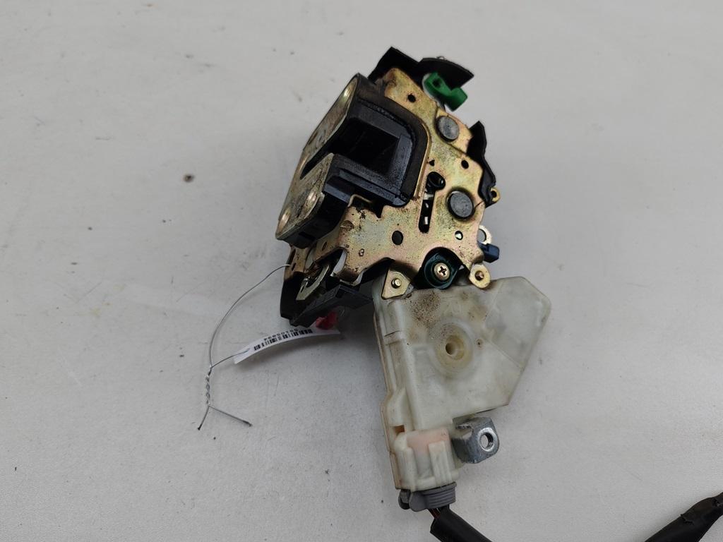 замок двери передней левой Subaru Impreza 2001, 2.0 л., бензин, АКПП, серый, универсал, 61100FE030