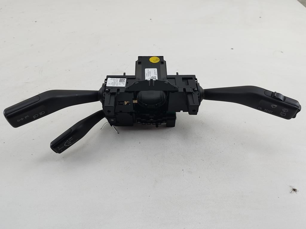 переключатель подрулевой Volkswagen Passat B6 2006, 2.0 л., дизель, МКПП, чёрный, универсал, 3C9953513