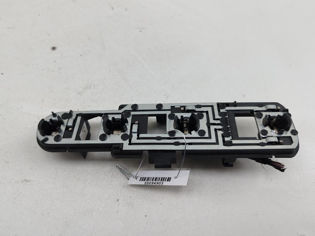 Плата фонаря заднего правого Mercedes-Benz A W168 2002, 1.4 л., бензин, МКПП, красный, хетчбэк 5 дв., 3320