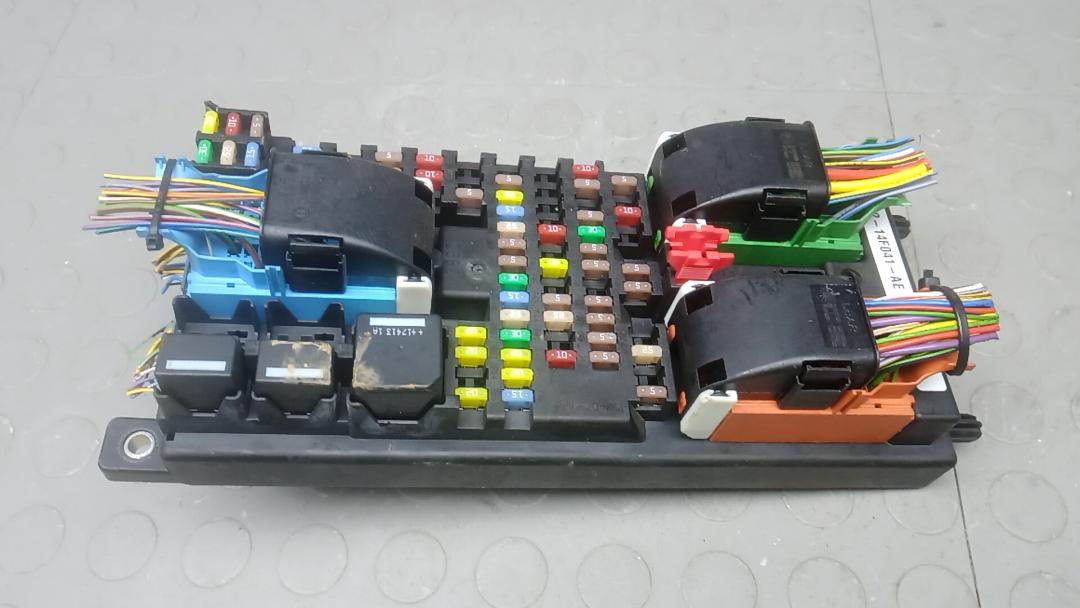 блок комфорта Land Rover Discovery Sport 1 поколение 2016, 2.0 л., дизель, МКПП, внедорожник 5 дв., FK7214F041AE - фото №1