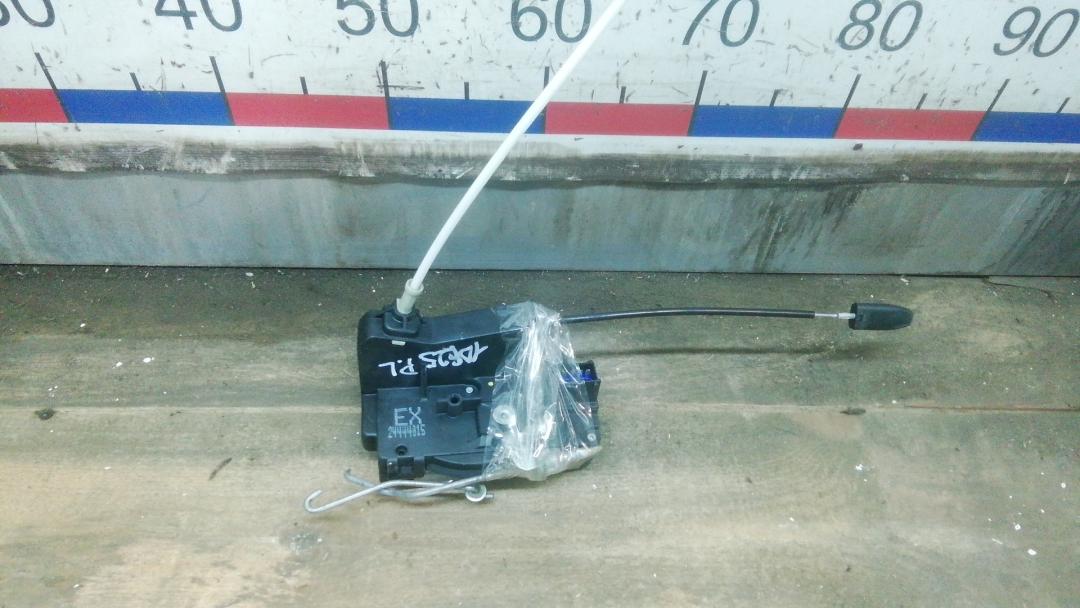 замок двери передней левой Opel Astra G 2002, 1.8 л., бензин, АКПП, хетчбэк 5 дв. - фото №1