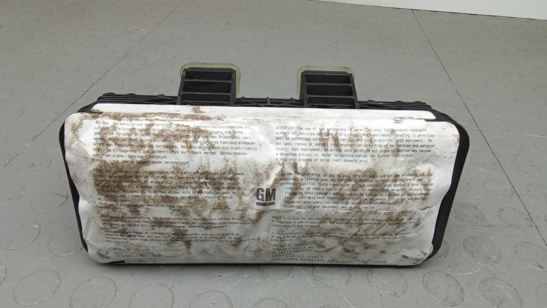 подушка безопасности пассажира Opel Astra G 2002, 1.8 л., бензин, АКПП, хетчбэк 5 дв. - фото №1