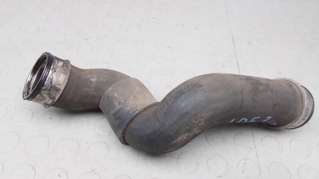 патрубок интеркулера Mercedes-Benz C-Класс W203/S203/CL203 2002, 2.2 л., D C200 CDI, дизель, МКПП, седан - фото №1