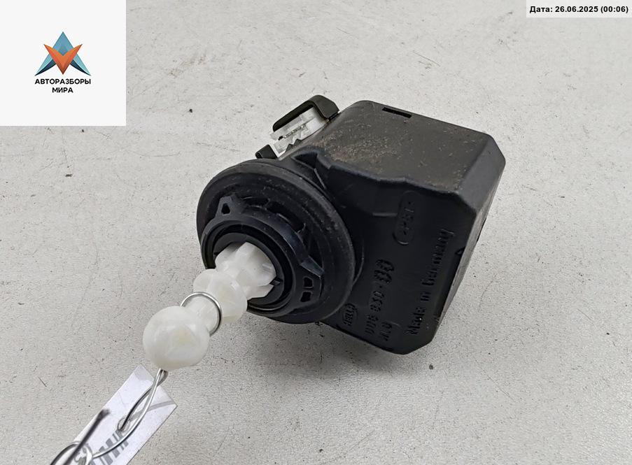 корректор фар Volkswagen Passat B6 2006, 2.0 л., дизель, МКПП, чёрный, универсал, 008830OO - фото №1