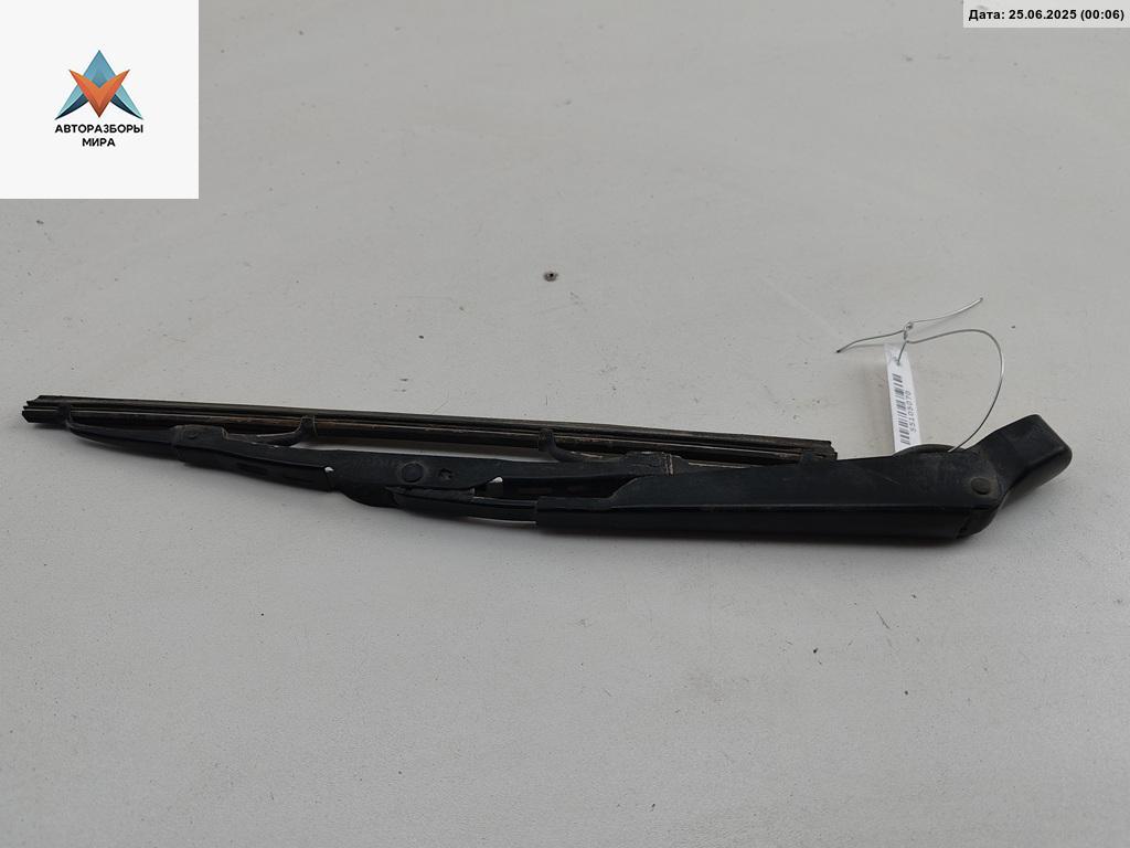 Щеткодержатель (поводок стеклоочистителя) задний Ford C-Max 1 поколение 2005, 2.0 л., бензин, АКПП, серый, минивэн, 3M5117526AA - фото №1