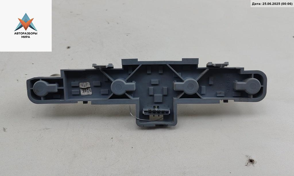 панель заднего левого фонаря Opel Zafira 2 поколение (B) 2005, 2.2 л., бензин, МКПП, чёрный, минивэн, 752201 - фото №1