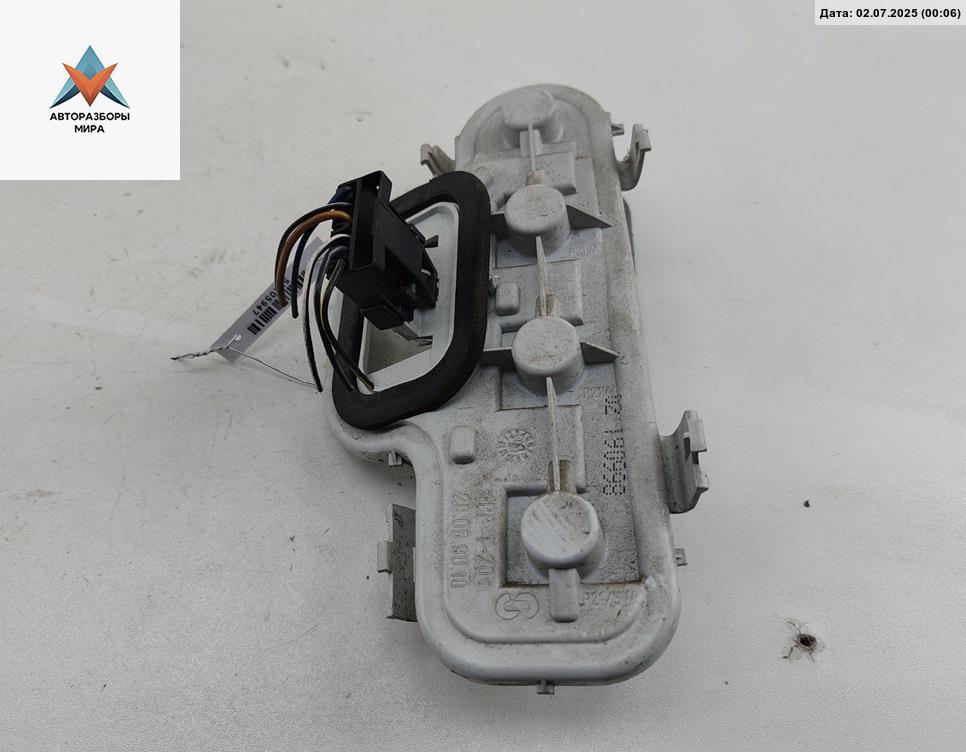 панель заднего левого фонаря Opel Astra G 1998, 1.8 л., бензин, МКПП, серый, хетчбэк 5 дв., 02190998 - фото №1