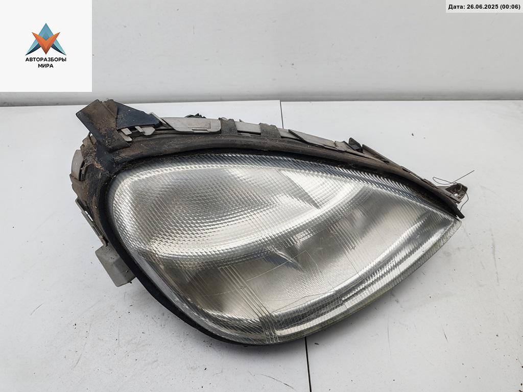фара правая Mercedes-Benz A-Класс W168 2000, 1.9 л., бензин, АКПП, чёрный, хетчбэк 5 дв., A1688201061 - фото №1