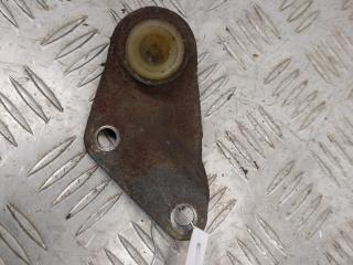 кронштейн (крепление) Volkswagen Transporter T4 1997, 2.4 л., дизель, МКПП, красный, микроавтобус