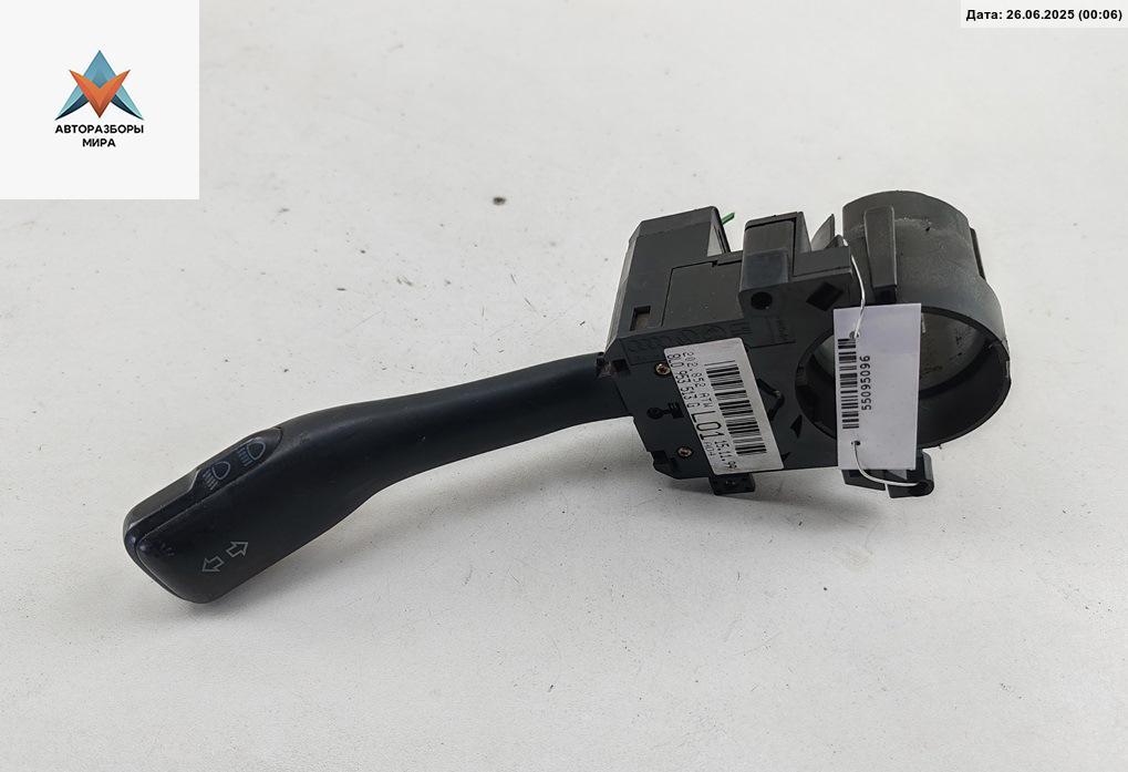 переключатель поворотов Volkswagen Passat B5 1997, 1.9 л., дизель, МКПП, синий, универсал, 8L0953513G - фото №1