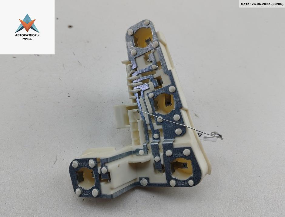 Плата фонаря заднего правого BMW 3 серия E90/E91/E92/E93 2005, 2.0 л., бензин, АКПП, чёрный, седан, 276322 - фото №1