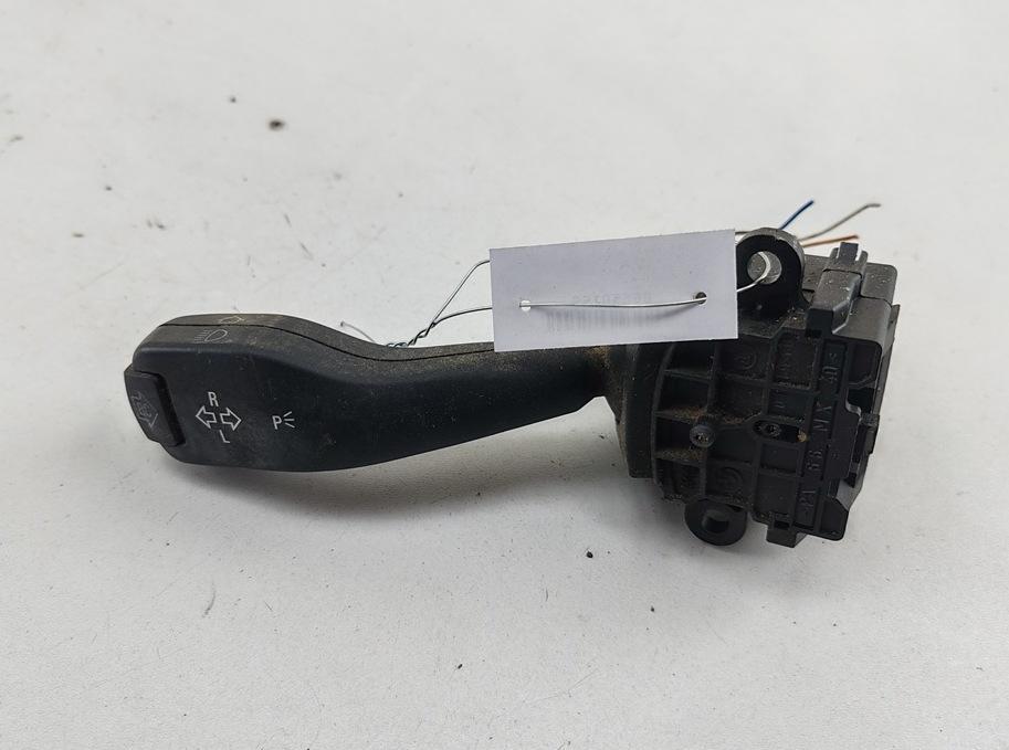 переключатель поворотов BMW 3 E46 2002, 2.0 л., дизель, МКПП, чёрный, универсал, 8363668
