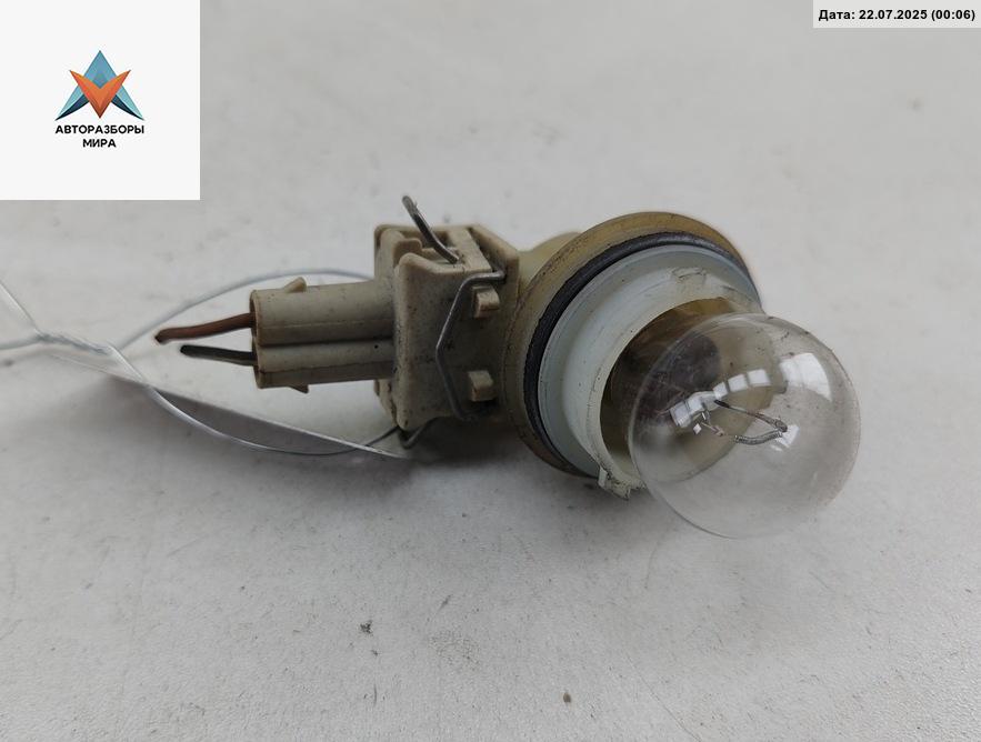 Патрон лампы указателя поворота Volkswagen Transporter T4 1997, 2.4 л., дизель, МКПП, жёлтый, микроавтобус - фото №1