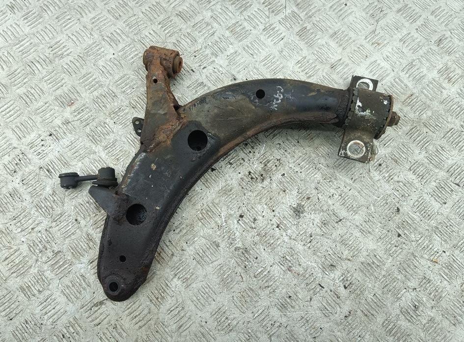 рычаг передний правый Subaru Forester 2006, 2.0 л., бензин, МКПП, чёрный, внедорожник 5 дв.