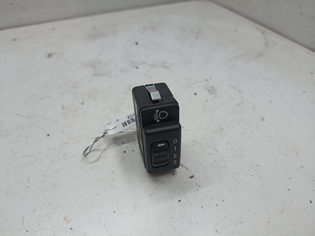 кнопка (выключатель) Opel Agila A 2001, 1.2 л., бензин, МКПП, синий, хетчбэк 5 дв., 90483063