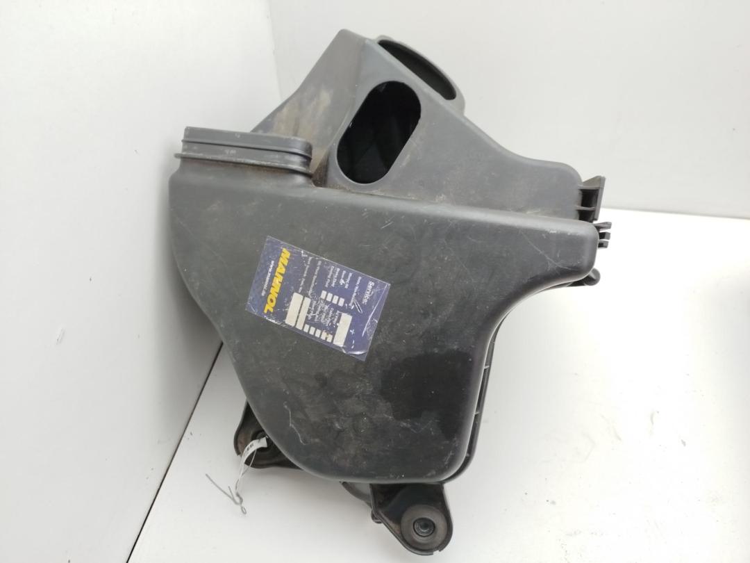 корпус воздушного фильтра BMW 3 E90/E91/E92/E93 2005, 2.0 л., бензин, АКПП, чёрный, седан, 7536594