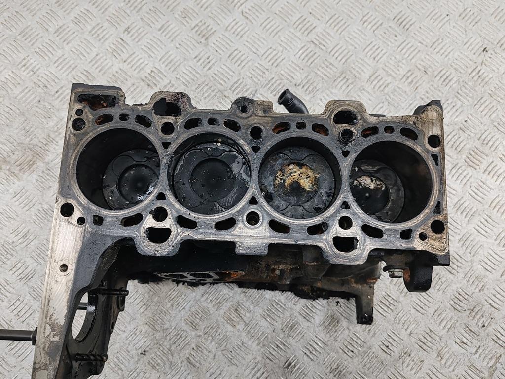 блок цилиндров BMW 3 E46 2005, 2.0 л., дизель, АКПП, 7786664