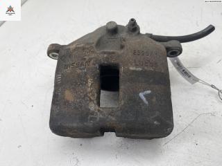 суппорт передний левый Nissan Primera P12 2003, 2.0 л., бензин, МКПП, серый, хетчбэк 5 дв.