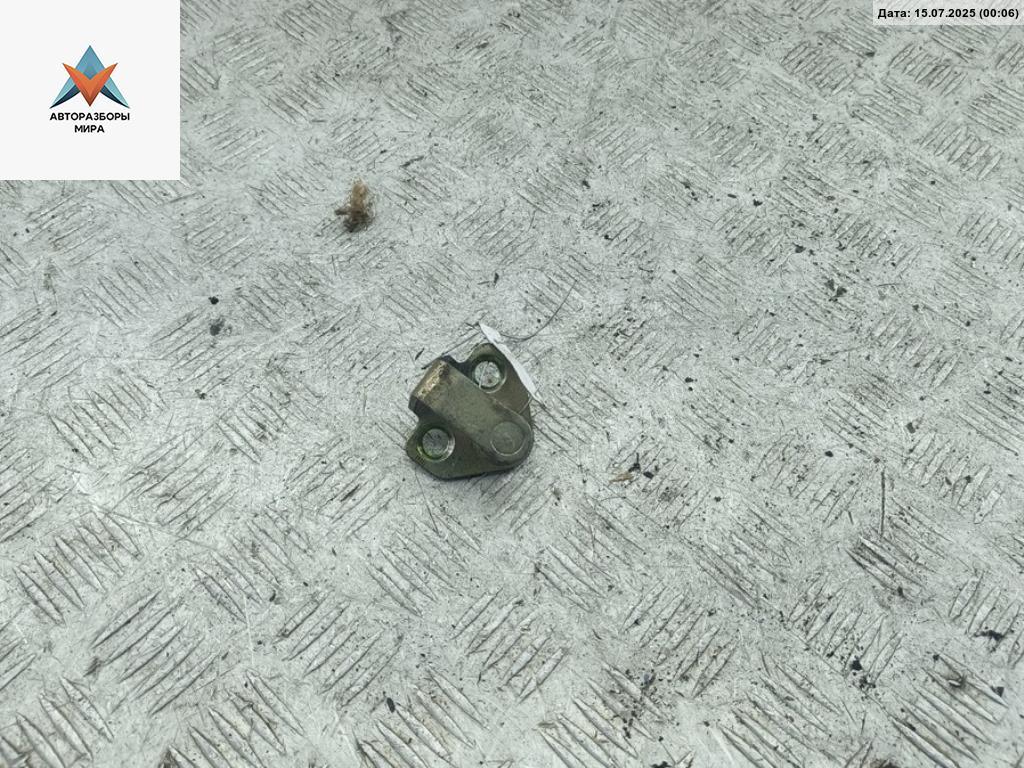 ответная часть (скоба) замка двери Volkswagen LT 2 поколение 2005, 2.5 л., дизель, МКПП, синий, микроавтобус - фото №1