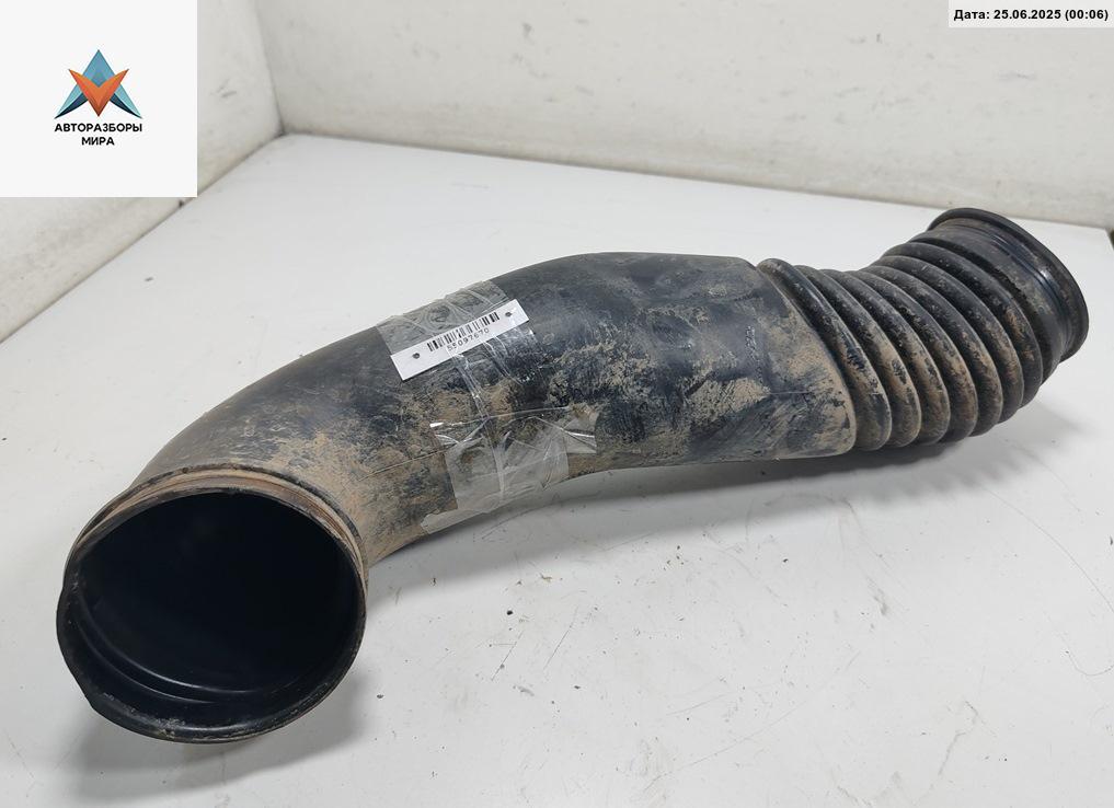 гофра инжектора Ford Focus 1 поколение 1999, 1.8 л., бензин, МКПП, хетчбэк 5 дв., 98AB9R504GA - фото №1