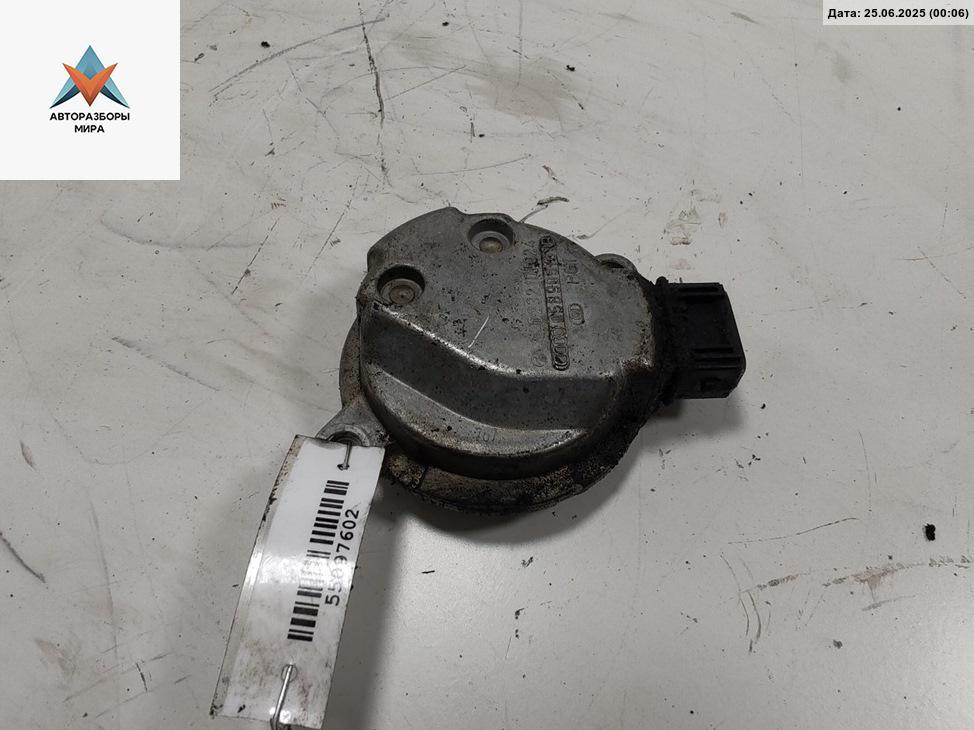 датчик распредвала Volkswagen Passat B5 1997, 1.8 л., бензин, АКПП, чёрный, универсал, 058905161 - фото №1