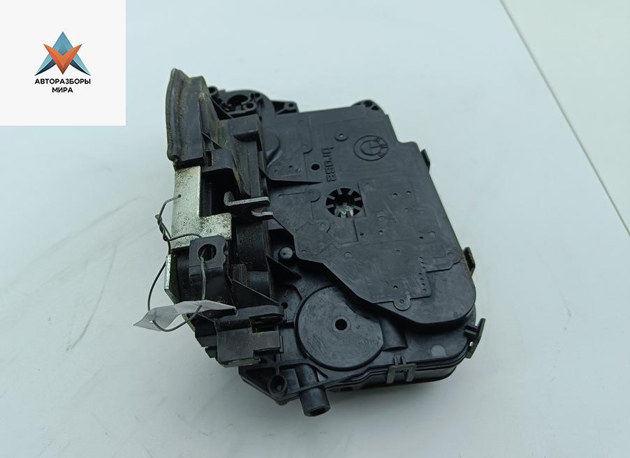 замок двери передней правой BMW 3 серия E90/E91/E92/E93 2005, 2.0 л., бензин, АКПП, чёрный, седан, 4309474 - фото №1