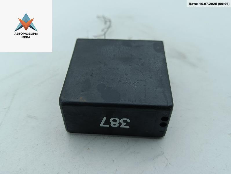 Реле стеклоочистителя (дворников) Audi A6 4B/C5 1997, 2.4 л., бензин, МКПП, красный, седан, 4B0919471 - фото №1