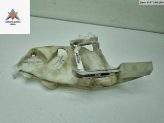 кронштейн (крепление) Volkswagen Passat B6 2005, 2.0 л., дизель, МКПП, серый, универсал, 3C4839768B