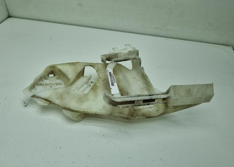 кронштейн (крепление) Volkswagen Passat B6 2005, 2.0 л., дизель, МКПП, серый, универсал, 3C4839768B