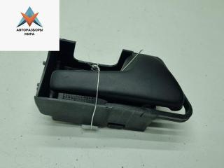 ручка внутренняя задняя правая Volkswagen Golf 3 поколение 1997, 1.6 л., бензин, МКПП, красный, хетчбэк 5 дв.