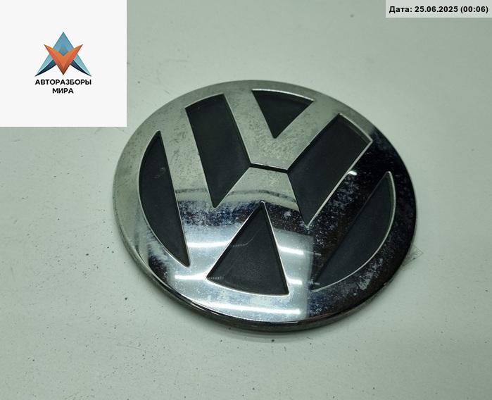 эмблема Volkswagen Passat B6 2005, 2.0 л., дизель, МКПП, серый, универсал, 3C9853630 - фото №1
