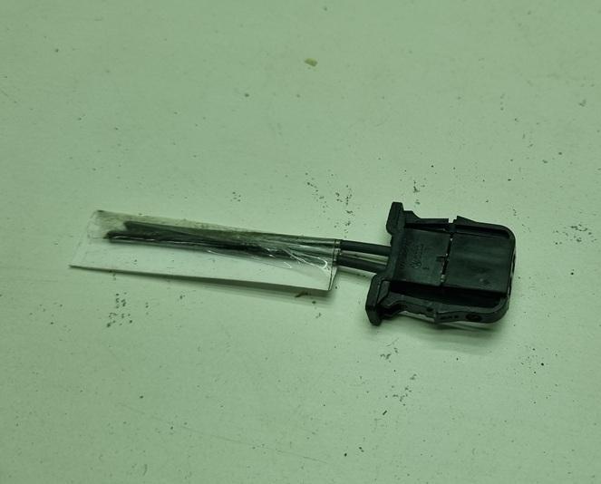 разъем (фишка) проводки Volkswagen Passat B6 2005, 2.0 л., дизель, МКПП, серый, универсал, 1J0972923