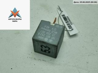 реле (прочие) Volkswagen Passat B3 1992, 1.8 л., бензин, МКПП, серый, универсал, 141951253B