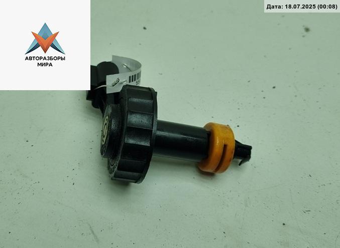 Крышка бачка тормозной жидкости Volkswagen Touran 1 поколение 2005, 1.9 л., дизель, МКПП, синий, минивэн, 1K1611349B - фото №1