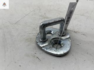 ответная часть (скоба) замка двери Kia Sportage 3 поколение 2012, 2.0 л., бензин, МКПП, чёрный, внедорожник 5 дв.