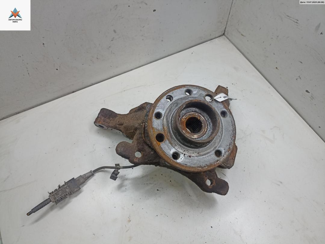 ступица передняя левая Opel Zafira 2 поколение (B) 2005, 2.2 л., бензин, МКПП, чёрный, минивэн - фото №1