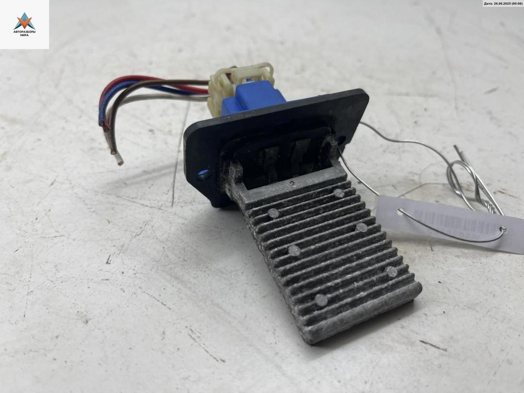 сопротивление печки Hyundai Getz 1 поколение 2002, 1.3 л., бензин, МКПП, красный, хетчбэк 5 дв. - фото №1