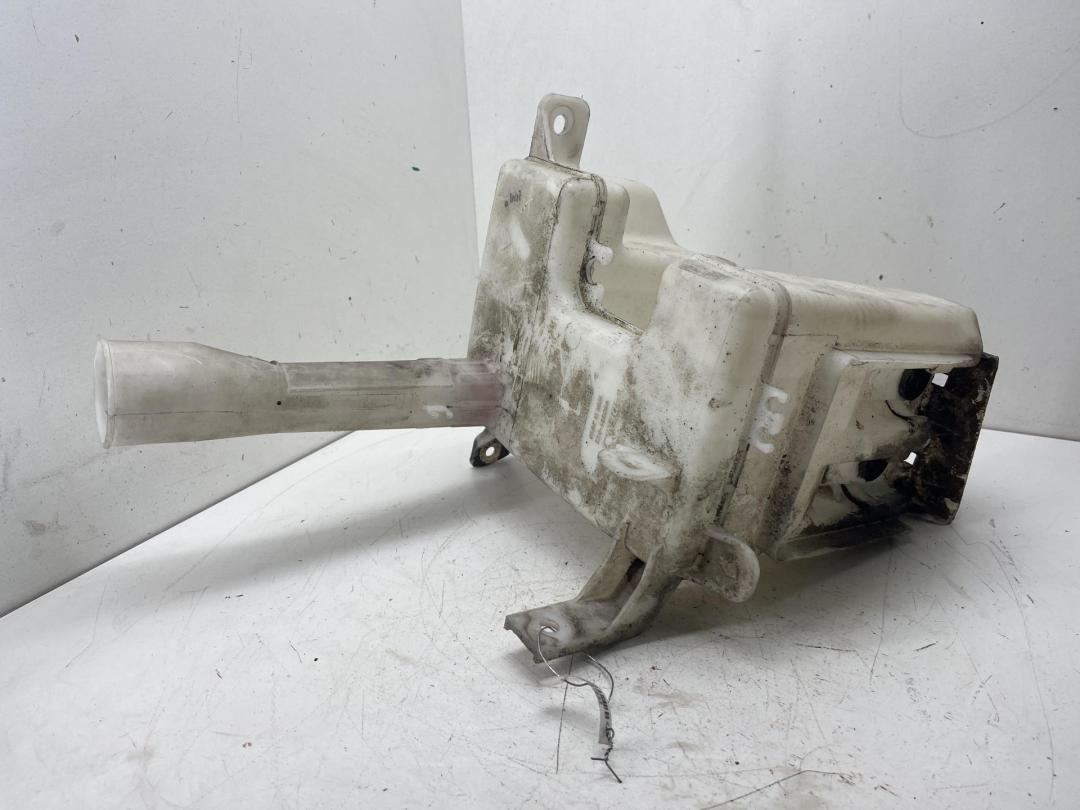 бачок омывателя Mitsubishi Lancer 2003, 2.0 л., бензин, универсал, 060851-032