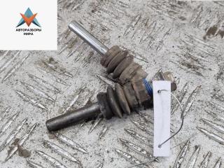 Болт крепления Volkswagen Caddy 3 поколение 2009, 1.4 л., бензин, МКПП, красный, фургон